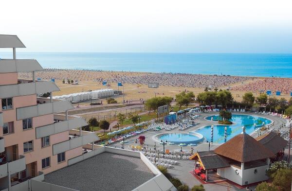 HOLIDAY_APTHTL_BIBIONE_03.JPG